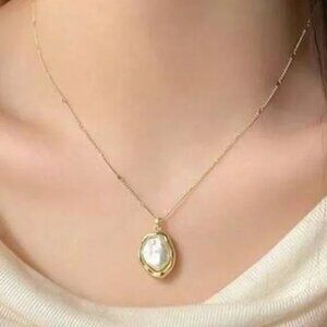 Unique Baroque Pearl Pendant Necklace